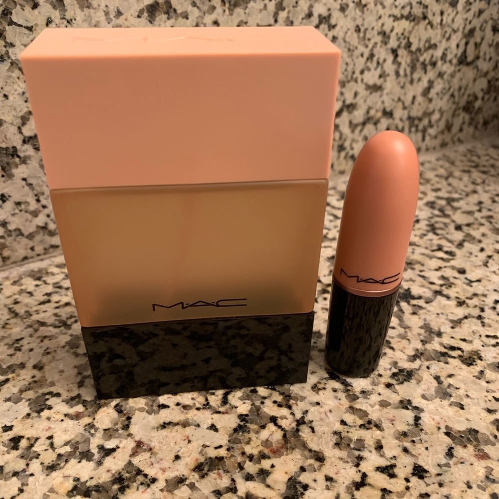 🔴SALE🔴 MAC fragrance and lipstick set